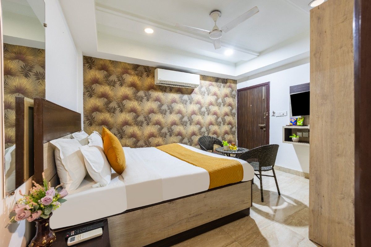 Hotel Aerostar Gold - Near Yashobhoomi, EPFO, NHAI, PNB