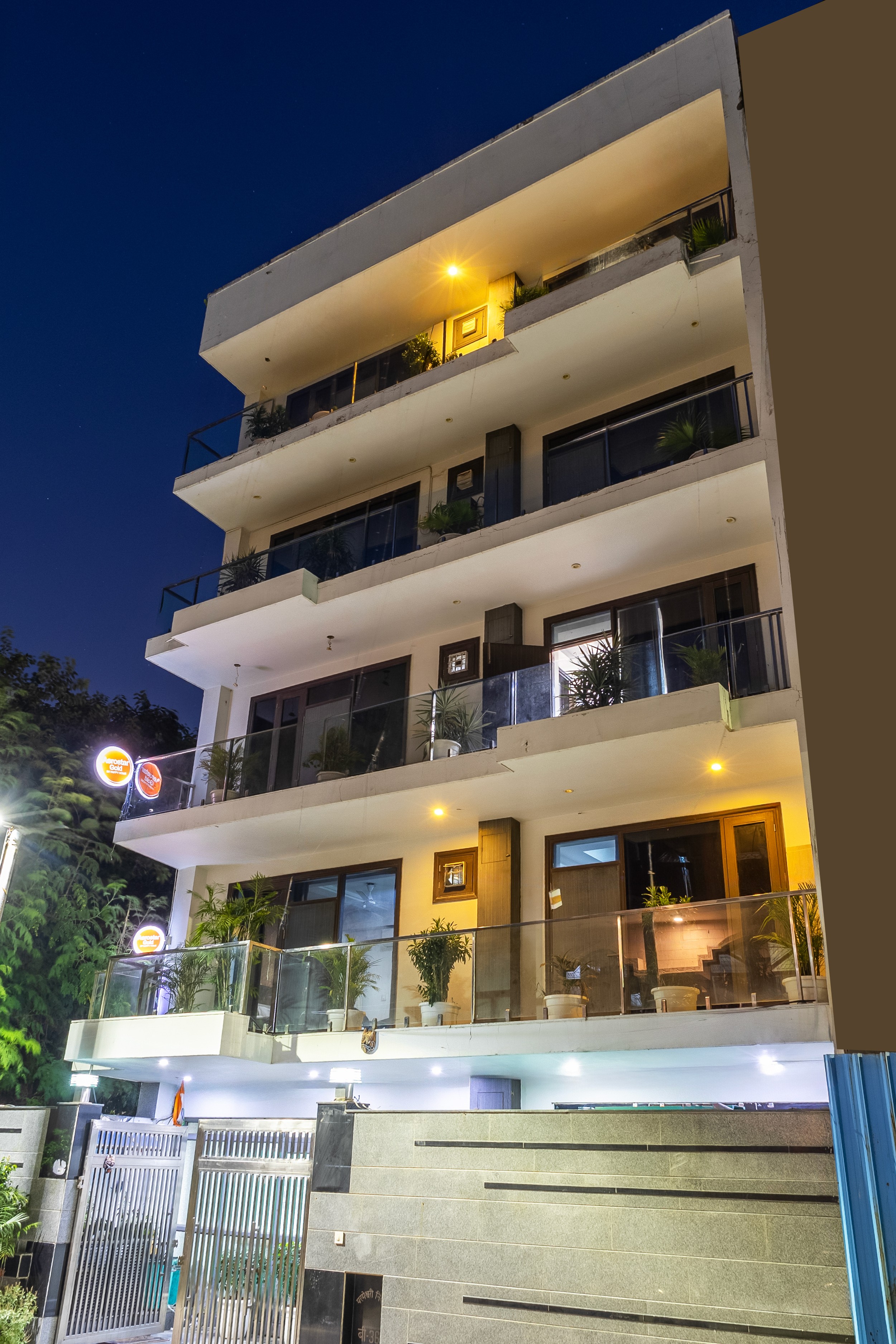 Hotel Aerostar Gold Exterior